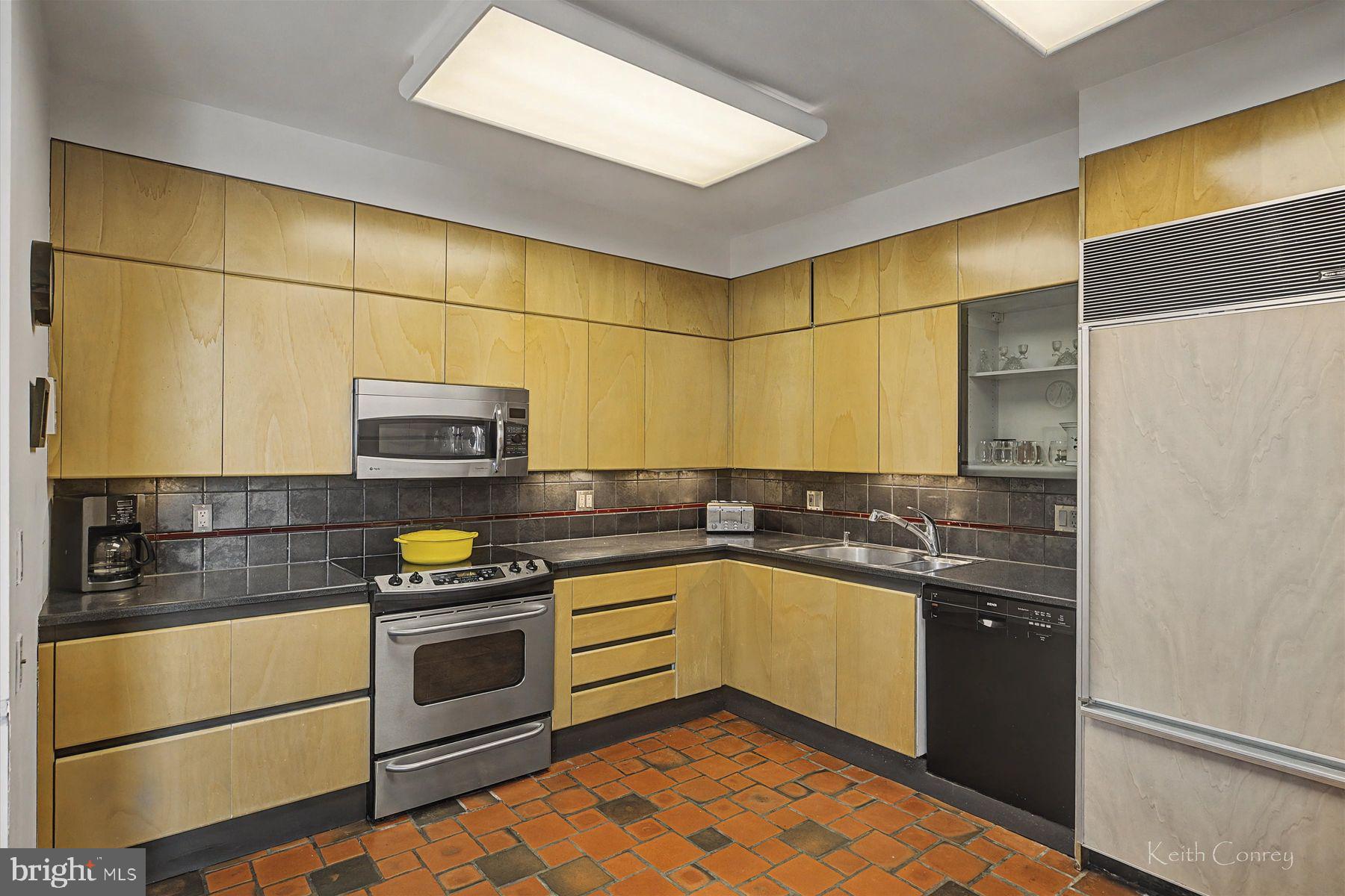 1800 Rittenhouse Square, Unit 702 Philadelphia, PA 19103 - Photo 16 of 26 Gallery Image 16