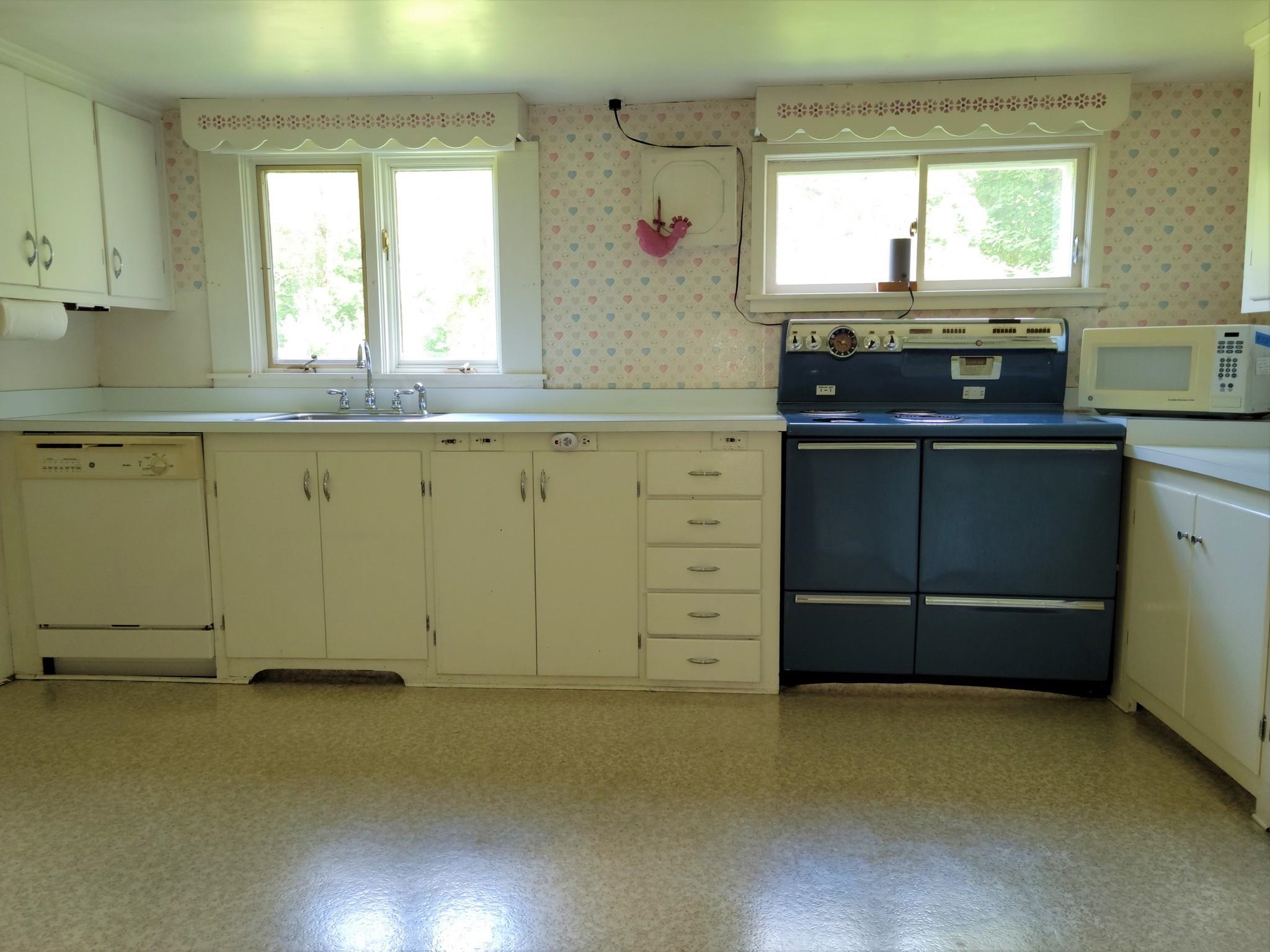 943 Richville Road Manchester, VT 05255 - Photo 5 of 33 Gallery Image 5