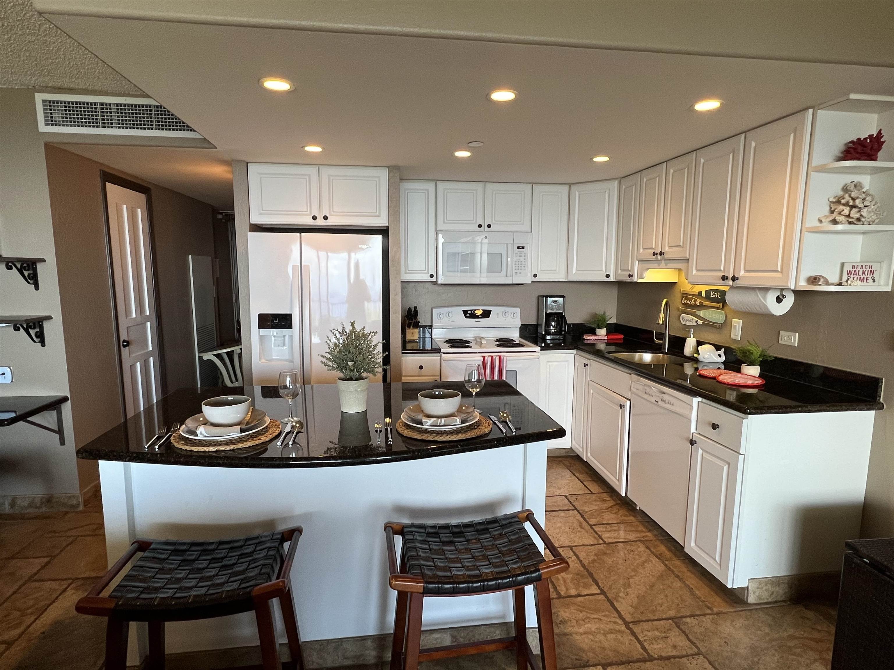 3445 Lower Honoapiilani Road, Unit 933 Lahaina, HI 96761 - Photo 3 of 12 Gallery Image 3