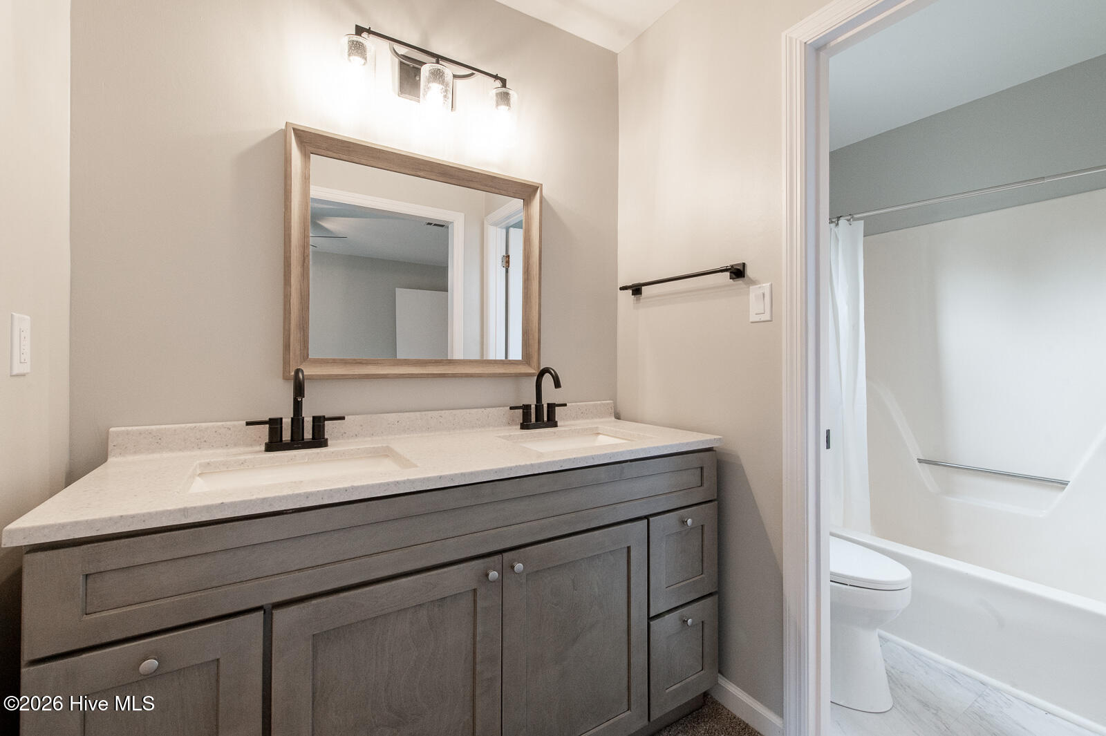 2650 Barclay Road Hephzibah, GA 30815 - Photo 13 of 34 Ensuite!