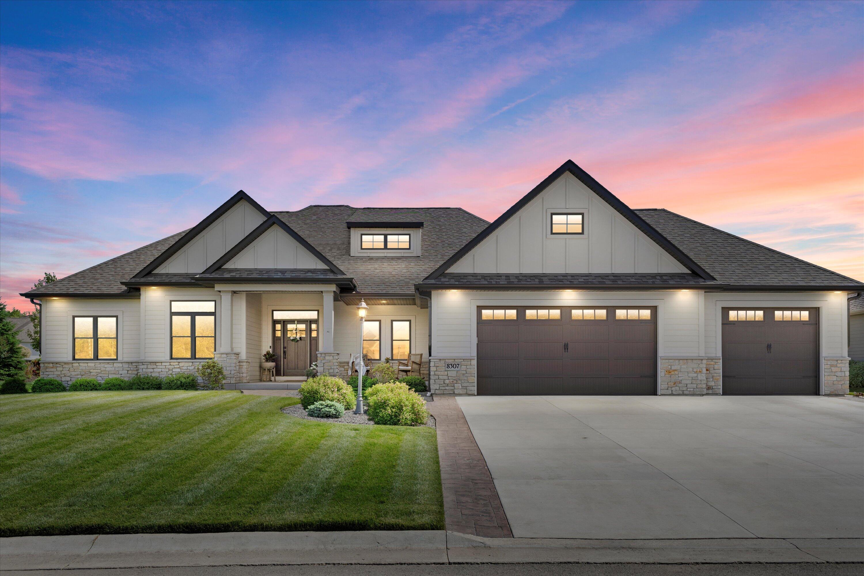 8307 Creek View Ln  