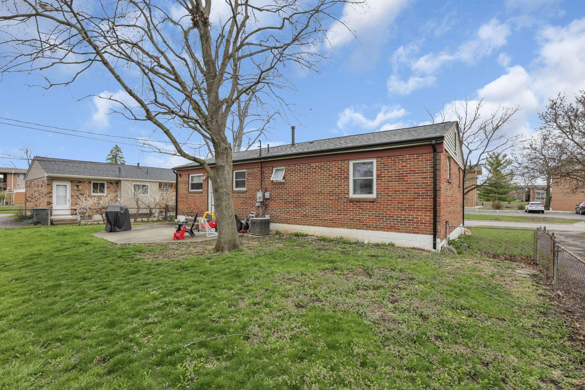 5667 Roche Drive Columbus, OH 43229 - Photo 31 of 36