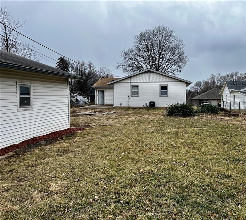 901 West Davis Street Savannah, MO 64485 - Photo 29 of 35