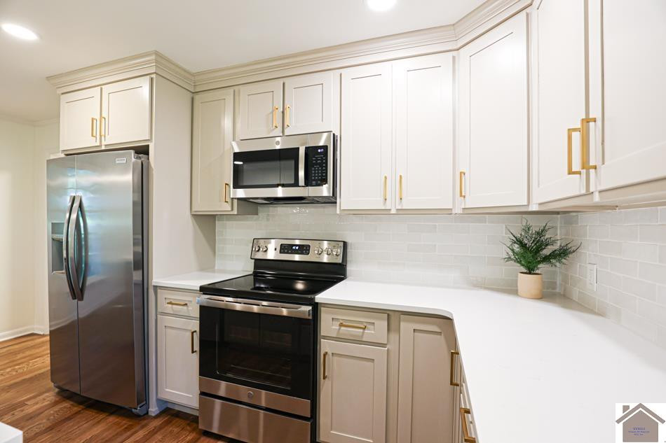 153 Kennedy Road Paducah, KY 42001 - Photo 17 of 33 Kitchen