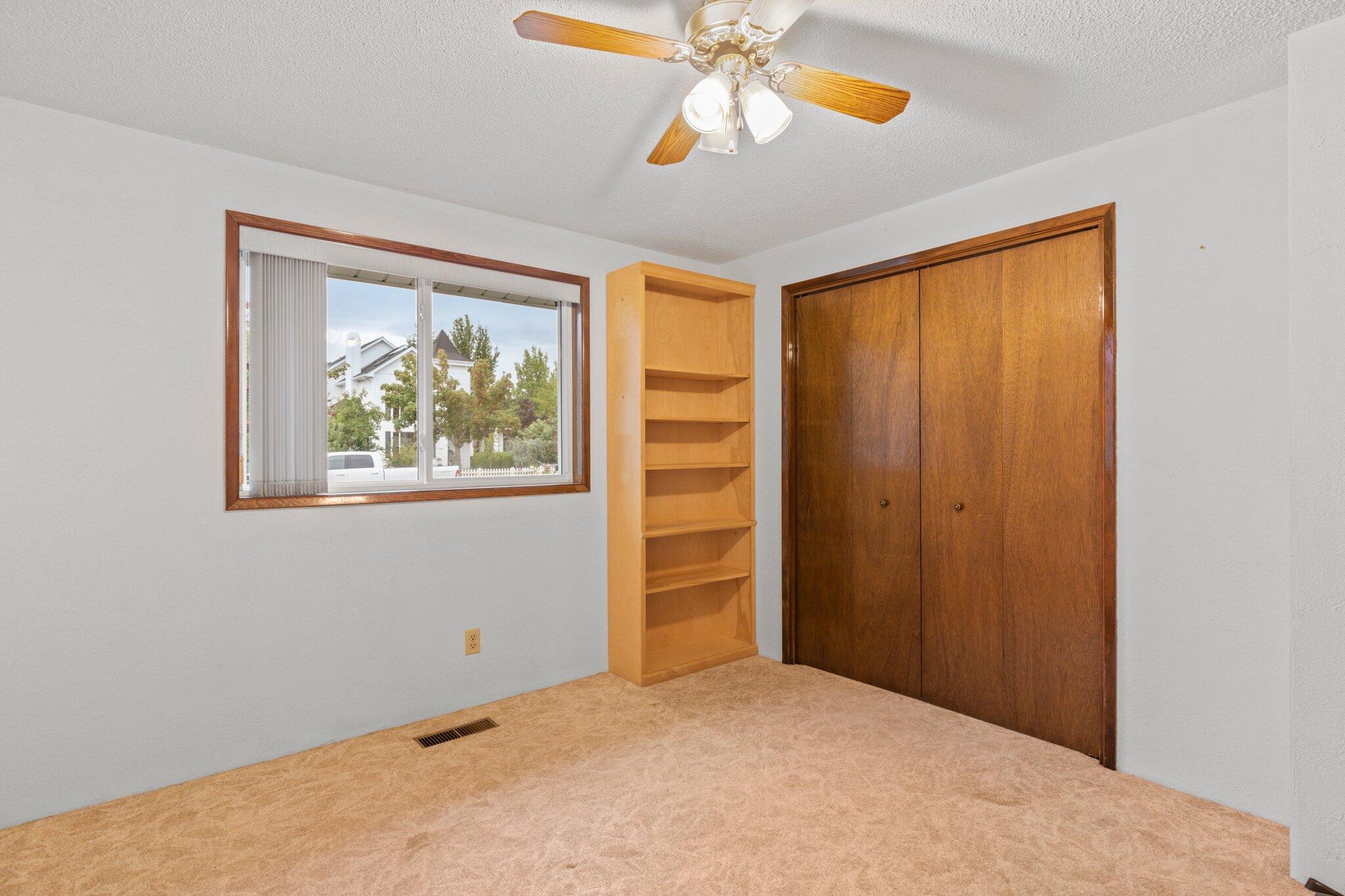 2061 Taylor Road Central Point, OR 97502 - Photo 15 of 24 16-web-or-mls-WCIL0214