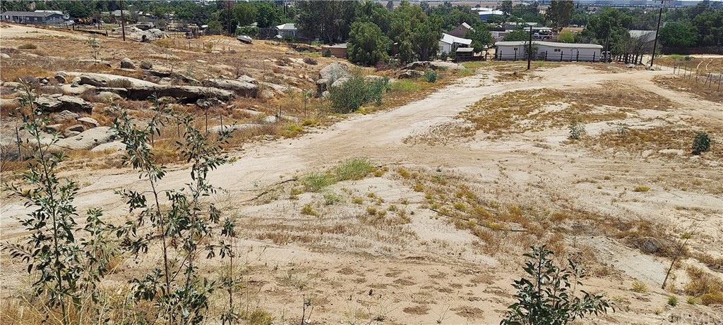 0 Darin Perris Ca Perris, CA 92570 - Photo 13 of 17 a view of a backyard of a house