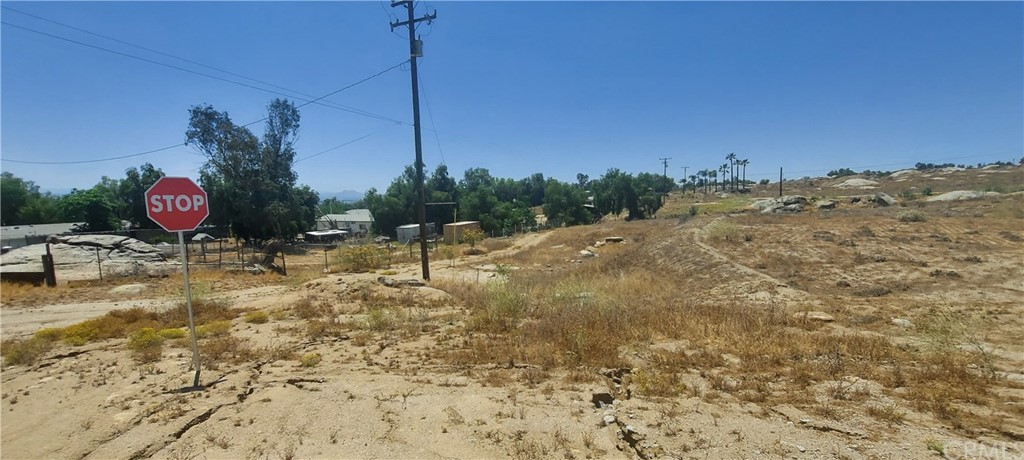 0 Darin Perris Ca Perris, CA 92570 - Photo 16 of 17 a view of a dry yard