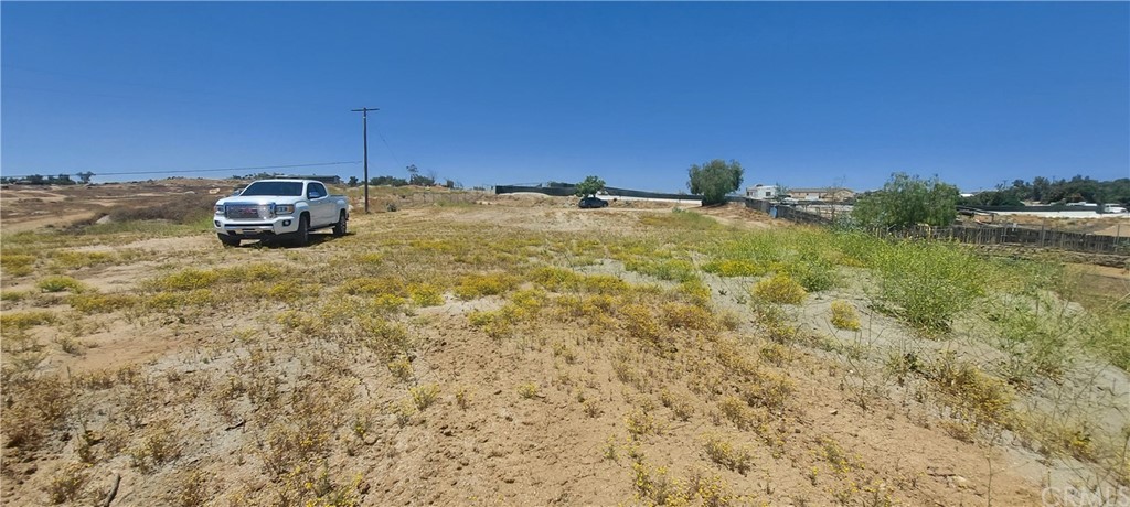 0 Darin Perris Ca Perris, CA 92570 - Photo 10 of 17 a backyard of a house with a yard