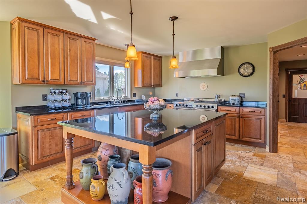 256 Inverness Highland, MI 48357 - Photo 22 of 99 Gallery Image 22