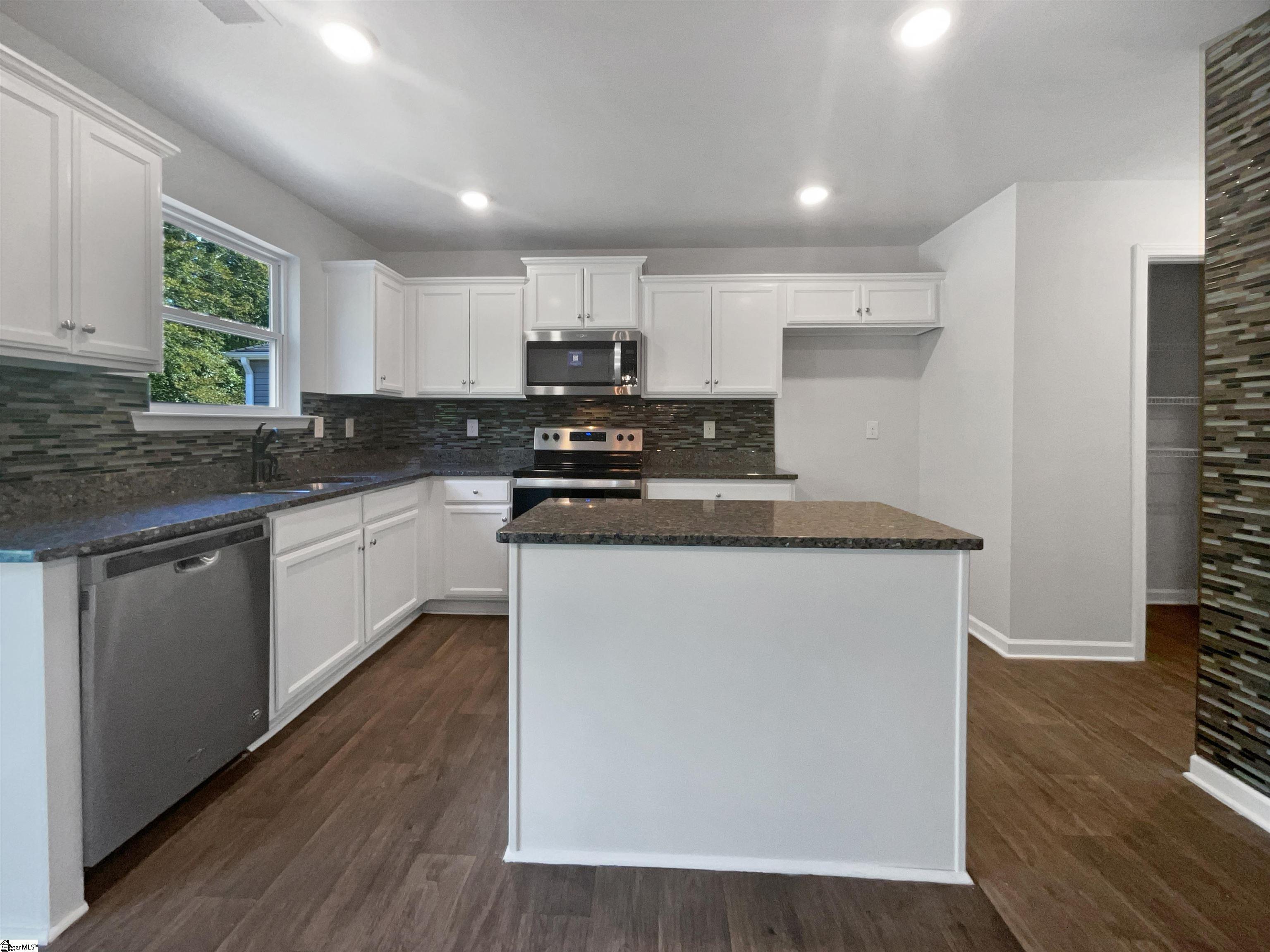 126 Blue Springs Way Simpsonville, SC 29680 - Photo 6 of 22