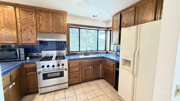 $2,850 | 26720 Robin Drive, Idyllwild, CA 92549