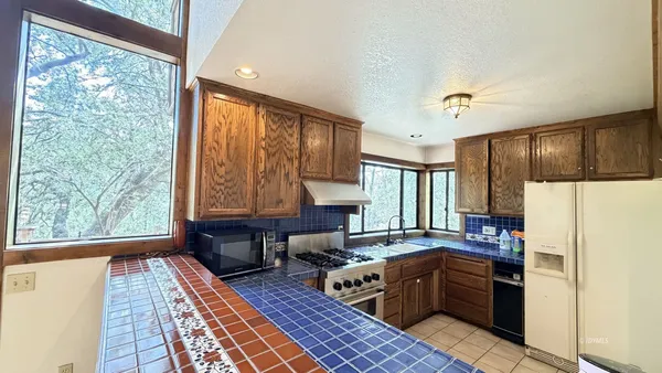 $2,850 | 26720 Robin Drive, Idyllwild, CA 92549