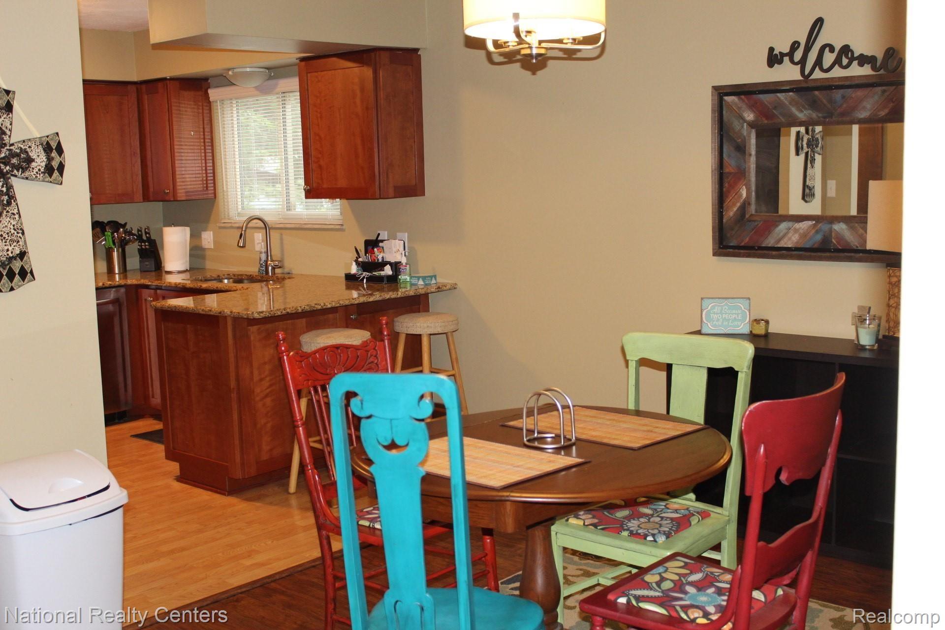 800 Ridgemont Street Commerce Township, MI 48382 - Photo 4 of 16 IMG_1557.jpg