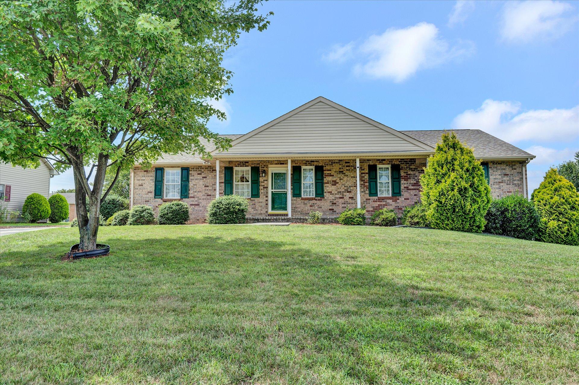 2057 Mountain View Road Vinton, VA 24179 - Photo 1 of 34 01-DSC3170