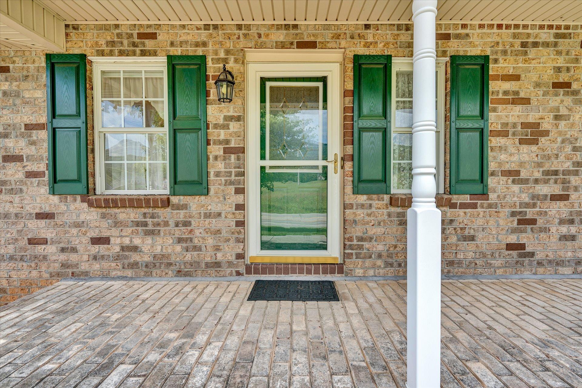 2057 Mountain View Road Vinton, VA 24179 - Photo 4 of 34 04-DSC3182