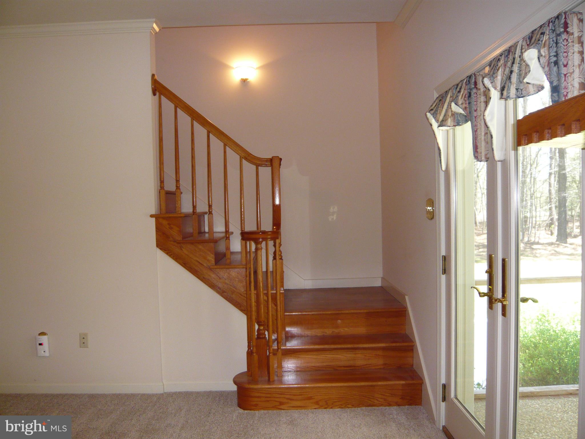 6815 Arvey Road Parsonsburg, MD 21849 - Photo 16 of 27 Oak staircase