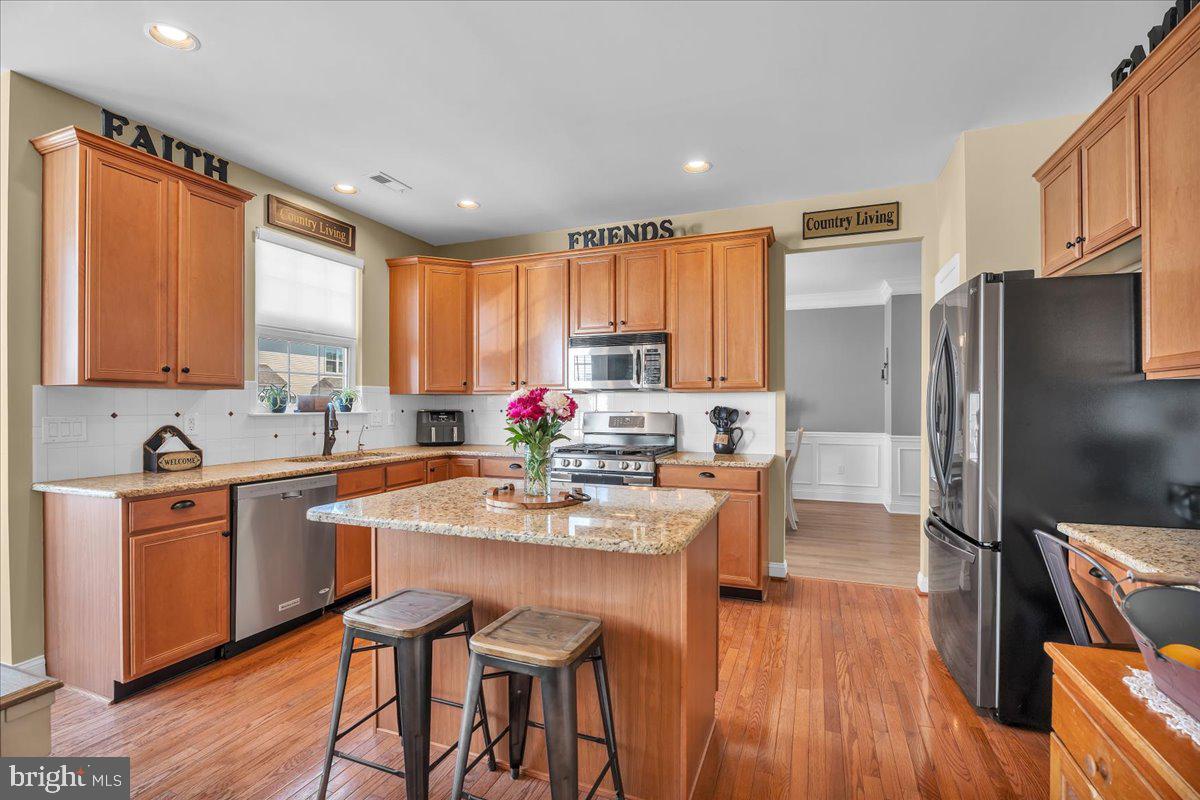74 Candlewood Road Williamstown, NJ 08094 - Photo 8 of 45 Warm and inviting kitchen space.
