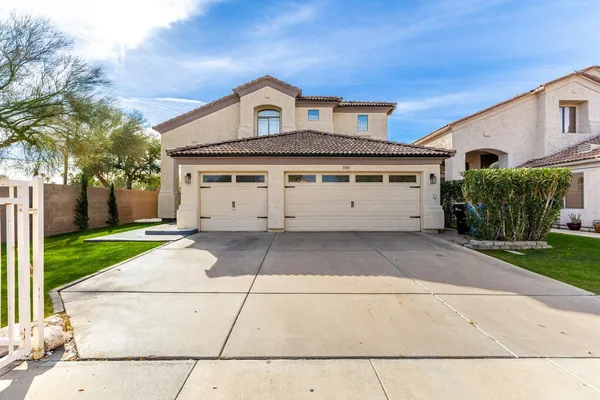 $3,800 | 2707 West Lamar Road, Phoenix, AZ 85017