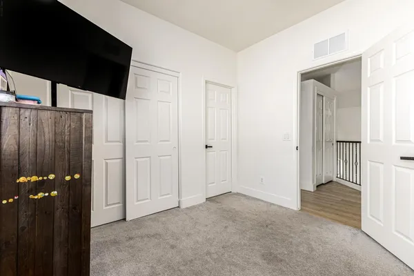 $3,800 | 2707 West Lamar Road, Phoenix, AZ 85017