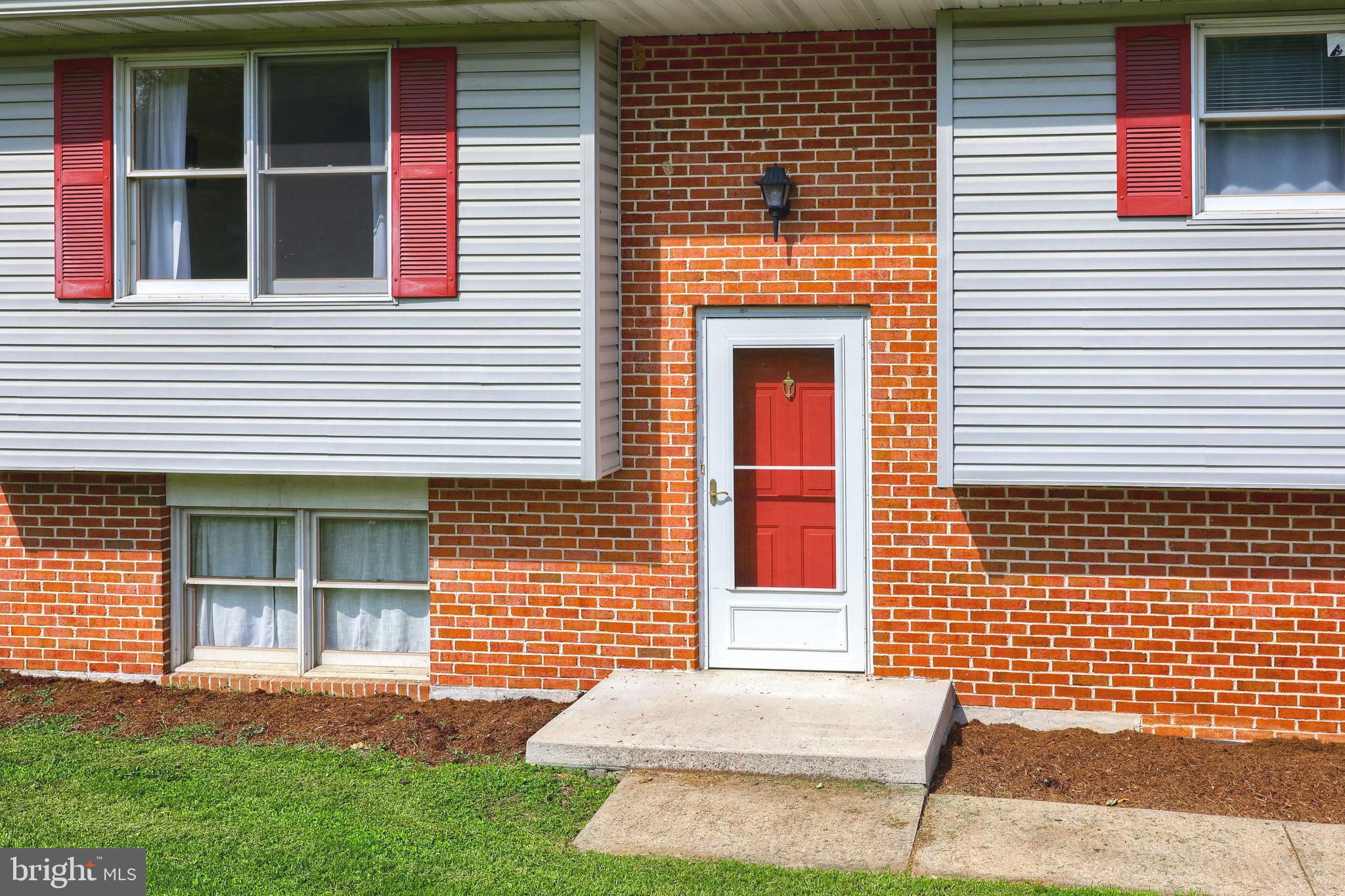 930 Furnace Hills Pike Lititz, PA 17543 - Photo 2 of 42 Welcome home!
