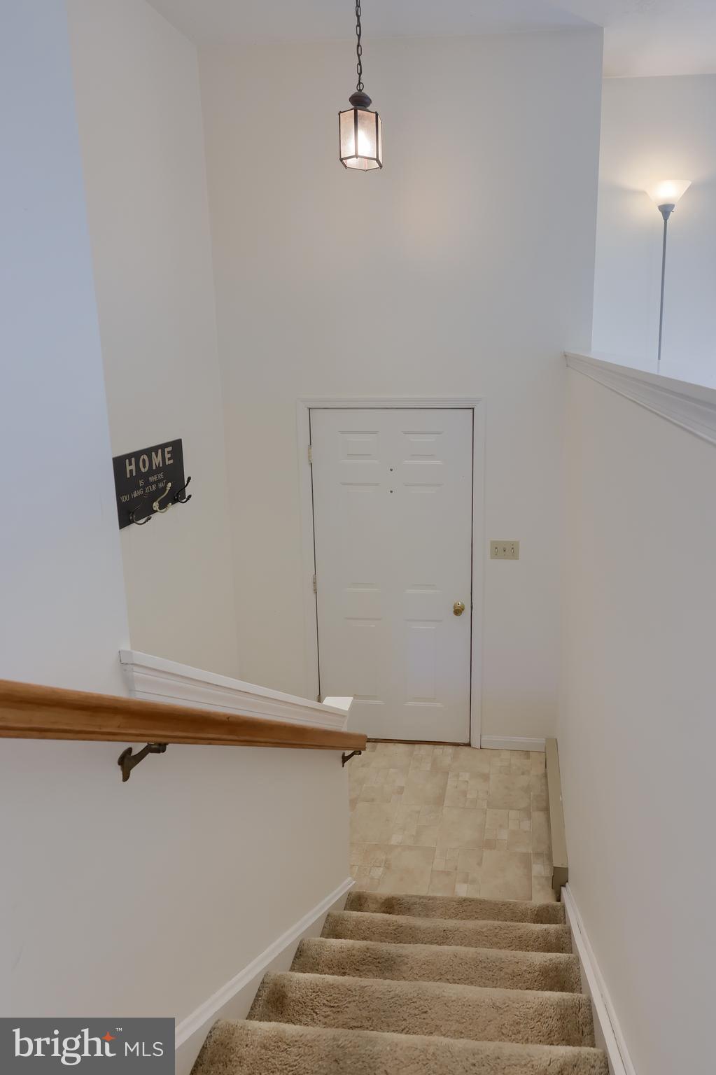 930 Furnace Hills Pike Lititz, PA 17543 - Photo 5 of 42 Foyer