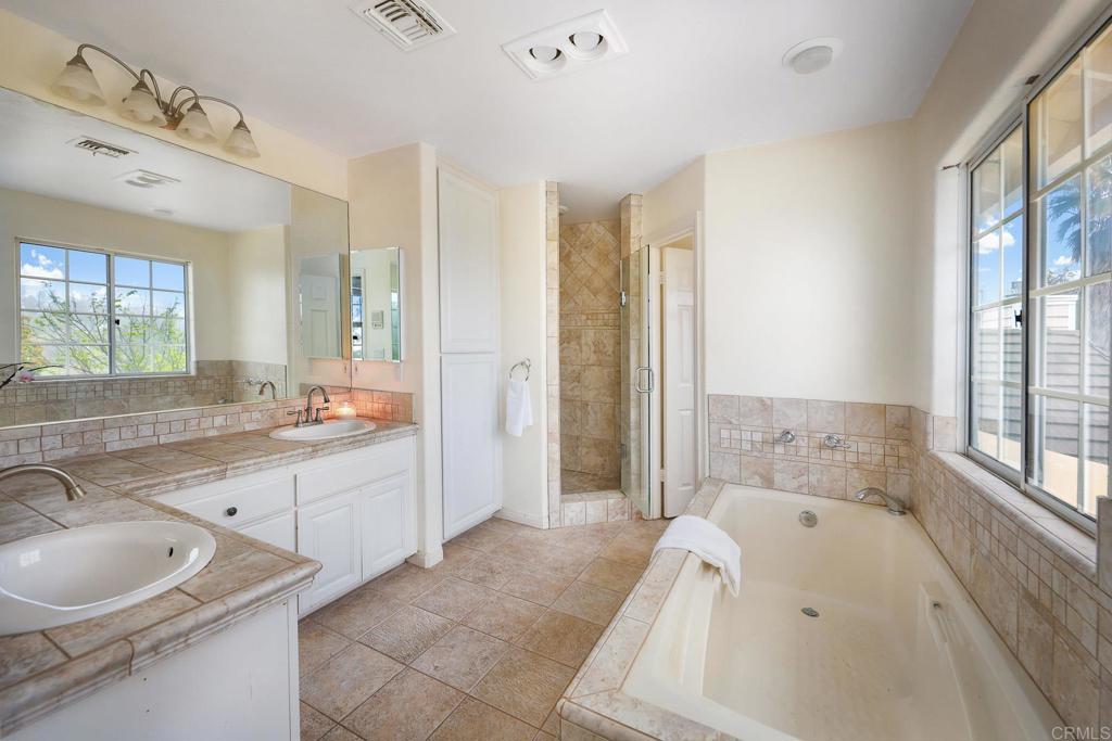 15519 Villa Sierra Road Valley Center, CA 92082 - Photo 22 of 40 Primary bathroom