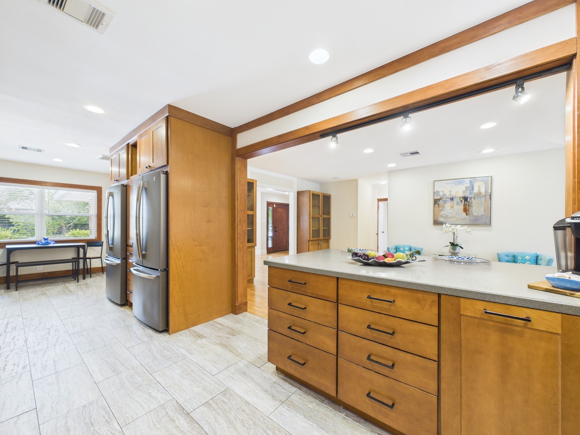 2432 Chimney Rock Road Houston, TX 77057 - Photo 9 of 43 a spacious bathroom with a granite countertop sink mirror and a bathtub
