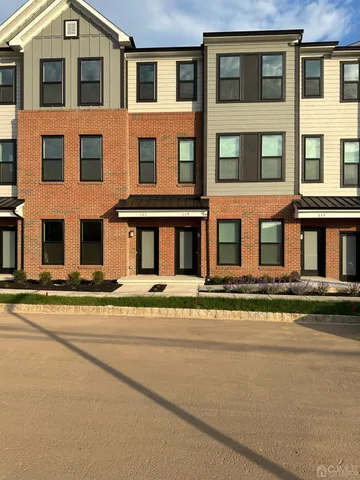 a building that has a lots of windows