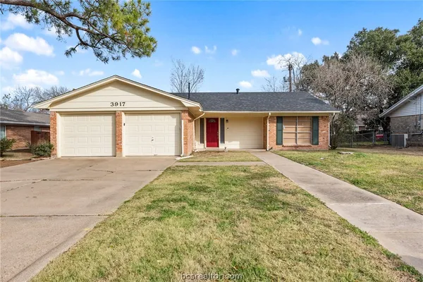 $315,000 | 3917 Hilltop Drive, Bryan, TX 77801
