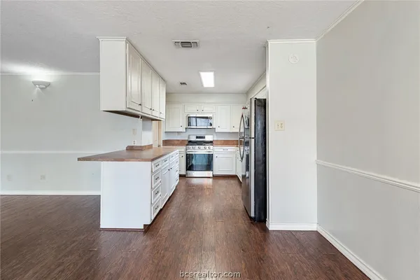 $315,000 | 3917 Hilltop Drive, Bryan, TX 77801