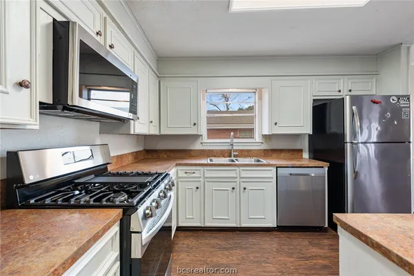$315,000 | 3917 Hilltop Drive, Bryan, TX 77801