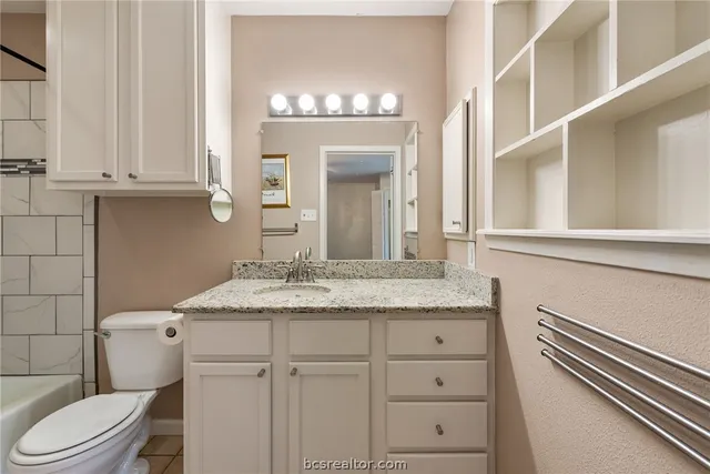 $315,000 | 3917 Hilltop Drive, Bryan, TX 77801