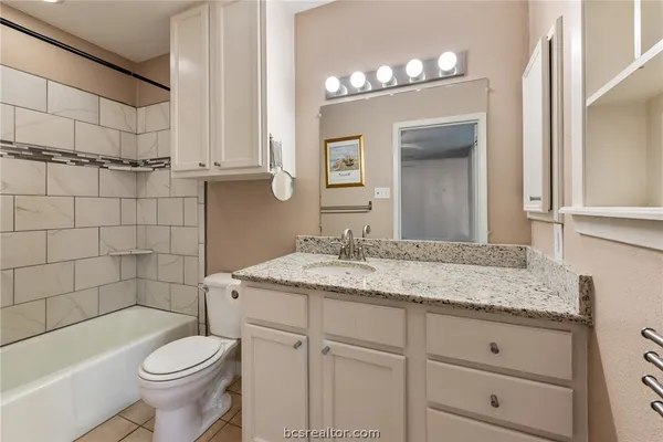 $315,000 | 3917 Hilltop Drive, Bryan, TX 77801