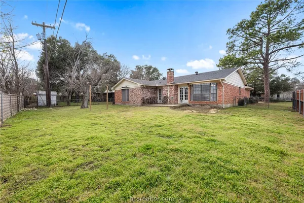 $315,000 | 3917 Hilltop Drive, Bryan, TX 77801
