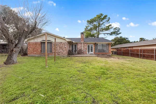 $315,000 | 3917 Hilltop Drive, Bryan, TX 77801