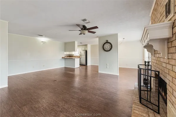 $315,000 | 3917 Hilltop Drive, Bryan, TX 77801