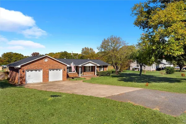 $225,000 | 109 Carson Drive, Starr, SC 29684