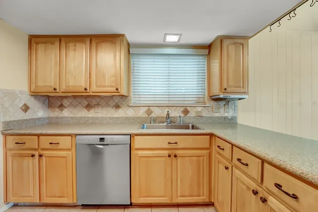 $2,600 | 8001 Manassas Drive, Austin, TX 78745