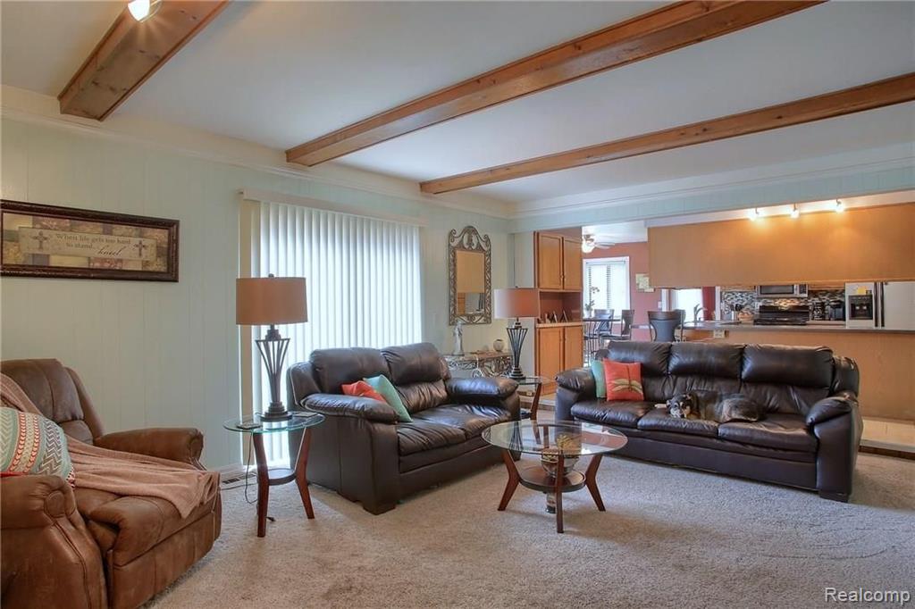 1424 Fawn Court Rochester Hills, MI 48309 - Photo 6 of 37