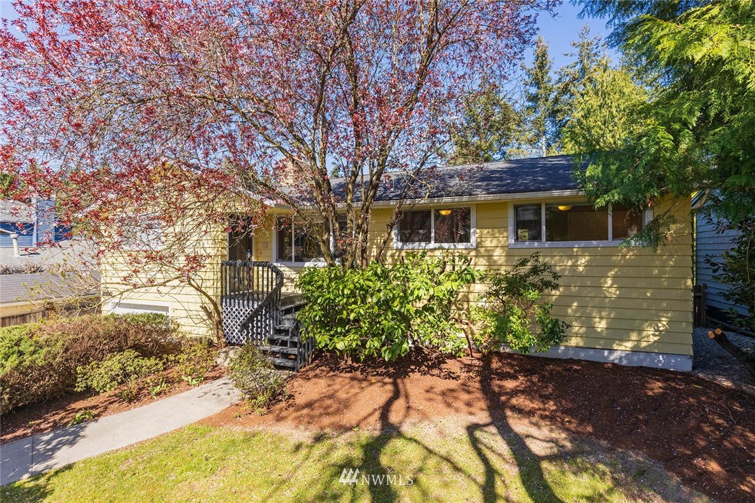 9232 Sand Point Way Northeast Seattle, WA 98115 - Photo 2 of 40 Gallery Image 2