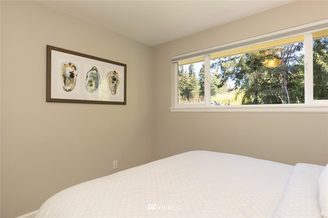 9232 Sand Point Way Northeast Seattle, WA 98115 - Photo 13 of 40 Gallery Image 13