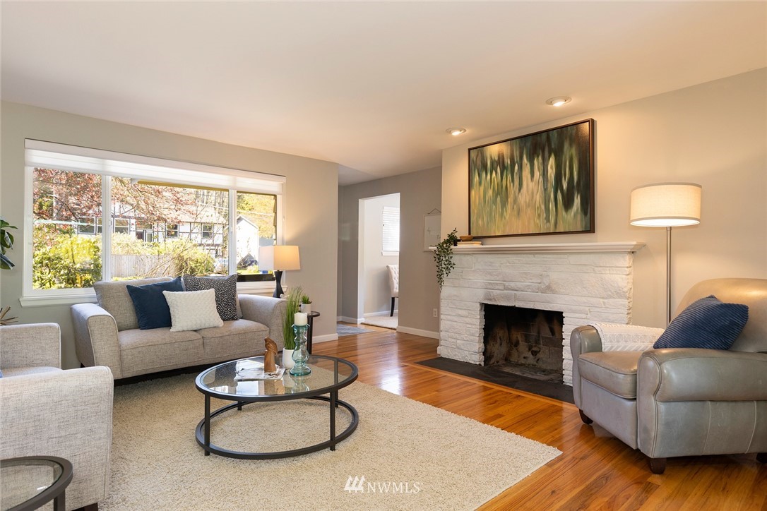 9232 Sand Point Way Northeast Seattle, WA 98115 - Photo 3 of 40 Gallery Image 3
