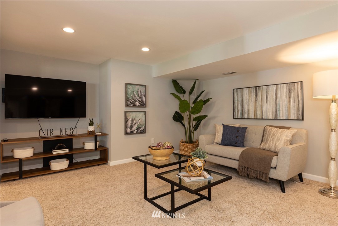9232 Sand Point Way Northeast Seattle, WA 98115 - Photo 25 of 40 Gallery Image 25