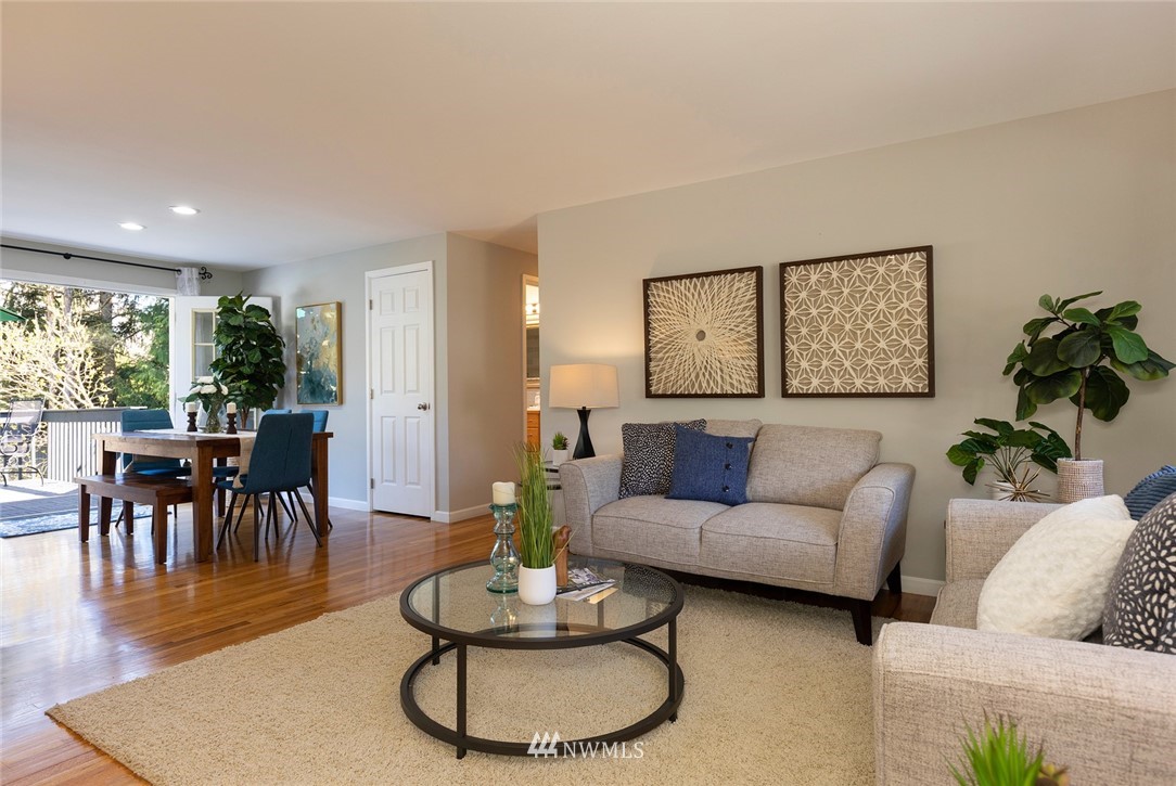 9232 Sand Point Way Northeast Seattle, WA 98115 - Photo 4 of 40 Gallery Image 4