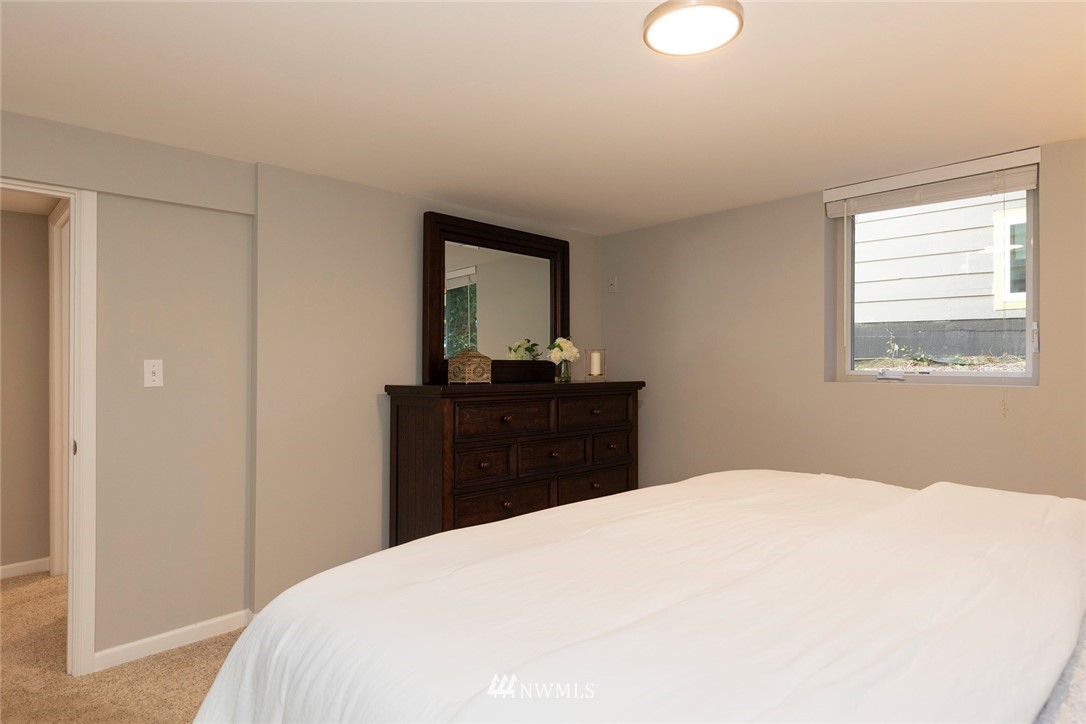 9232 Sand Point Way Northeast Seattle, WA 98115 - Photo 31 of 40 Gallery Image 31