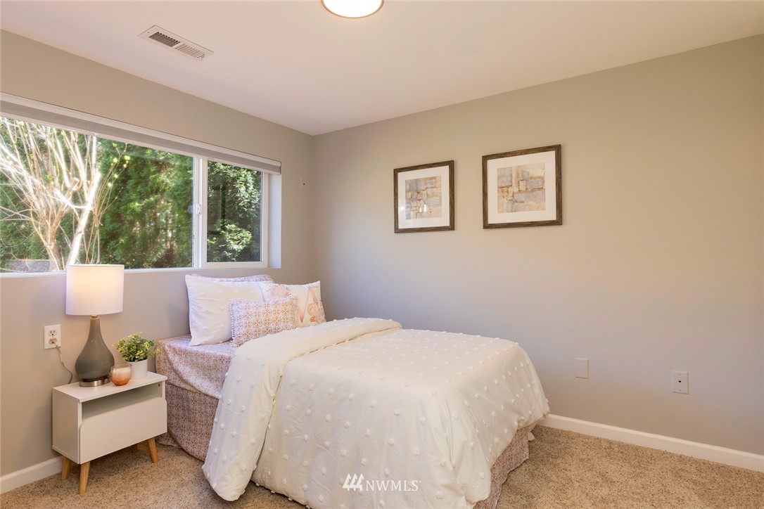 9232 Sand Point Way Northeast Seattle, WA 98115 - Photo 32 of 40 Gallery Image 32