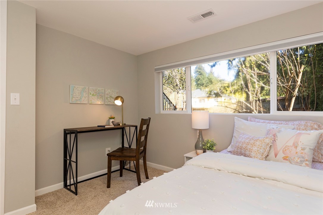 9232 Sand Point Way Northeast Seattle, WA 98115 - Photo 33 of 40 Gallery Image 33