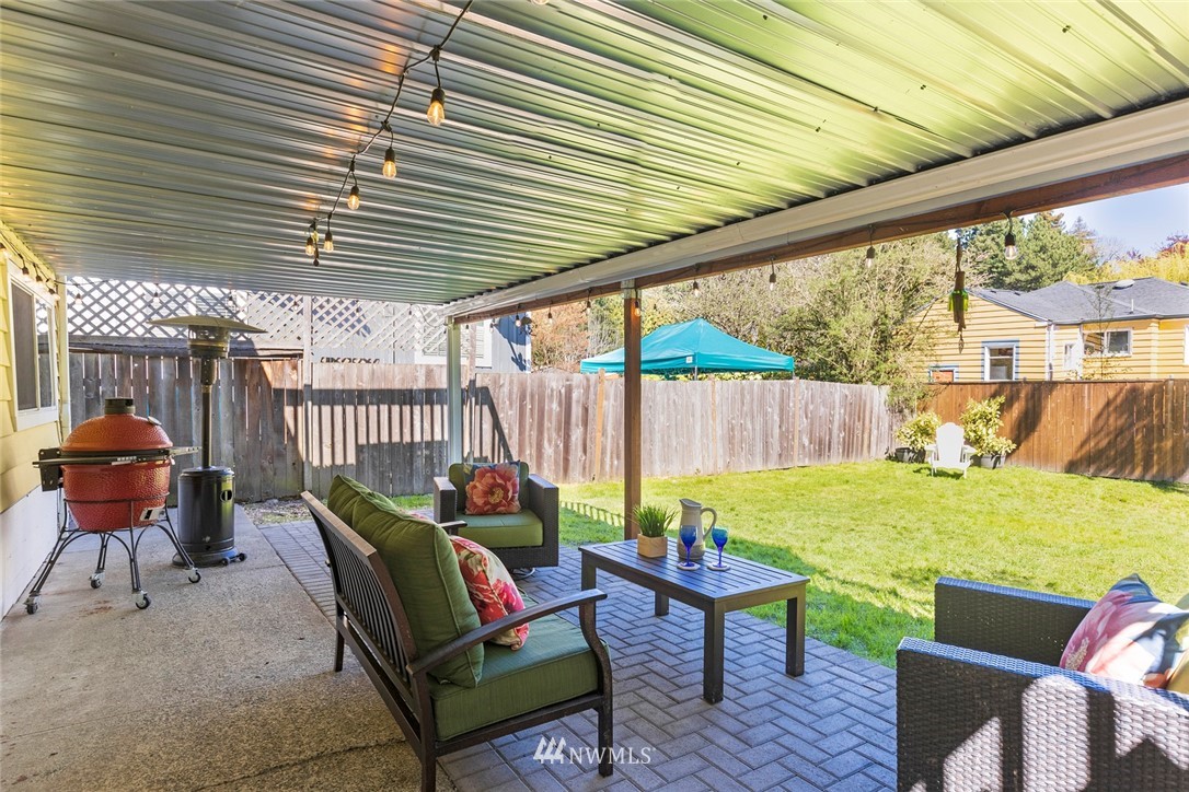 9232 Sand Point Way Northeast Seattle, WA 98115 - Photo 36 of 40 Gallery Image 36