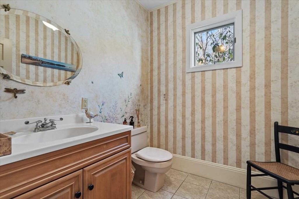 18 Robertson Road Worcester, MA 01602 - Photo 12 of 42 Gallery Image 12