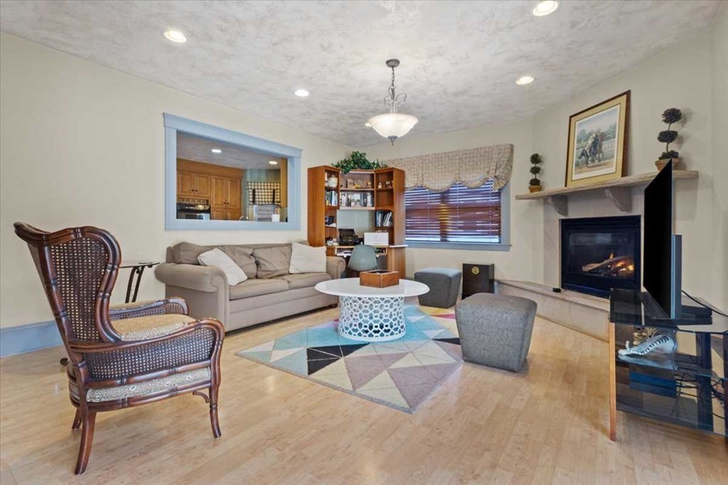 18 Robertson Road Worcester, MA 01602 - Photo 16 of 42 Gallery Image 16